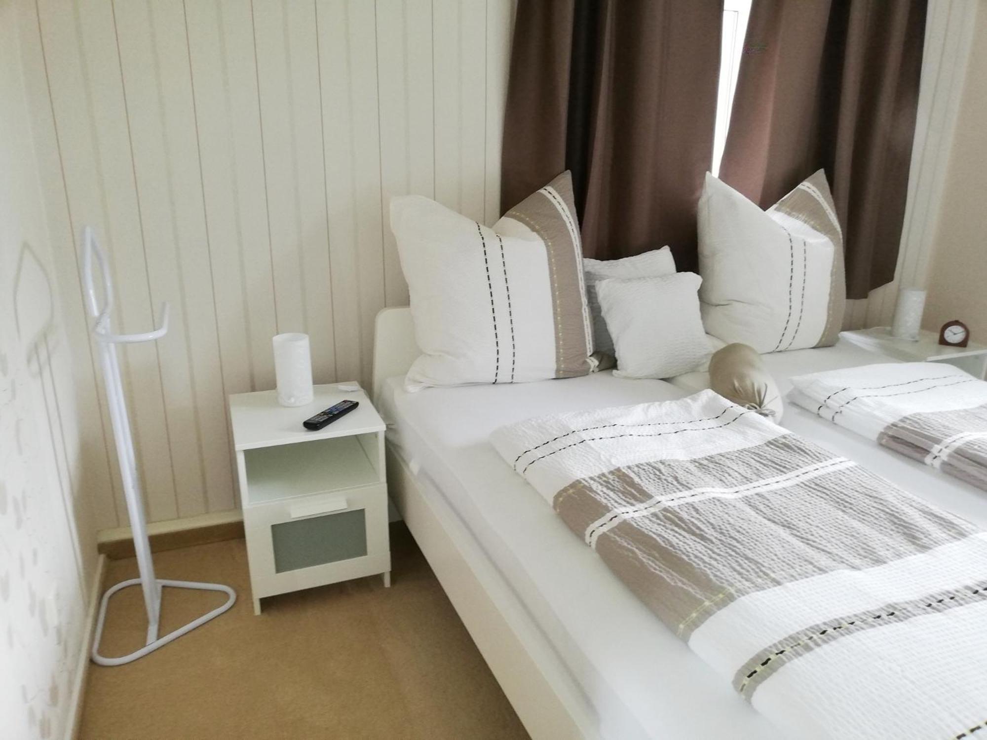 Ferienwohnung Und Pension "Zur Aue" Konigsbruck Экстерьер фото